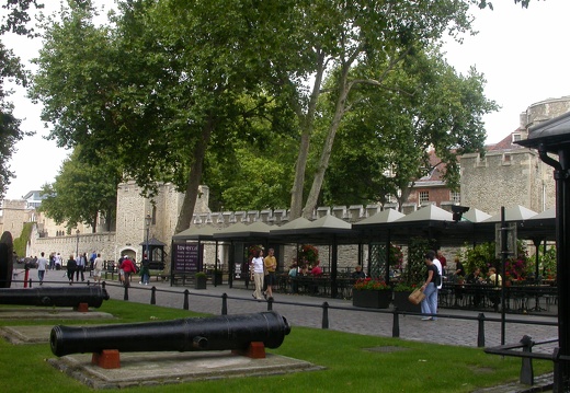 Tower of London, Riverside